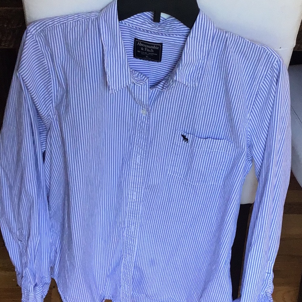 Classic A&F XL button down - Picture 2 of 4